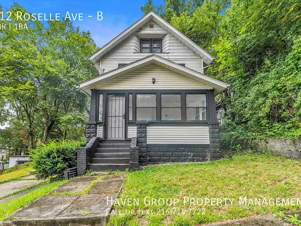 712 Roselle Ave #B