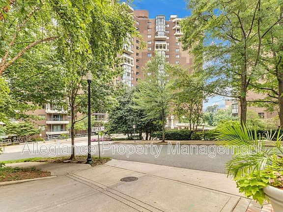 4th image of 1600 N Oak St APT 111