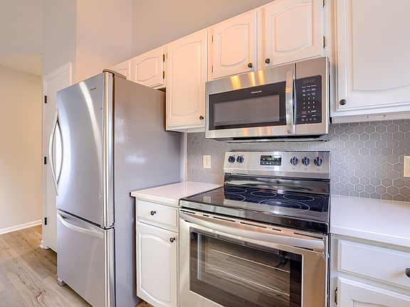 5th image of 14627 Echo Hills Dr
