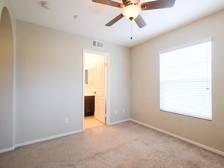 415 Almond Rd — Photo 10