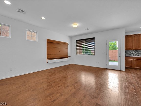 5th image of 4788 San Marcello St