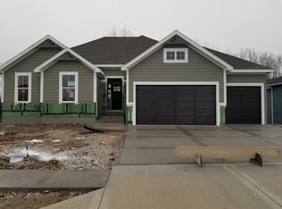 14582 Aurora Ln, Basehor, KS 66007