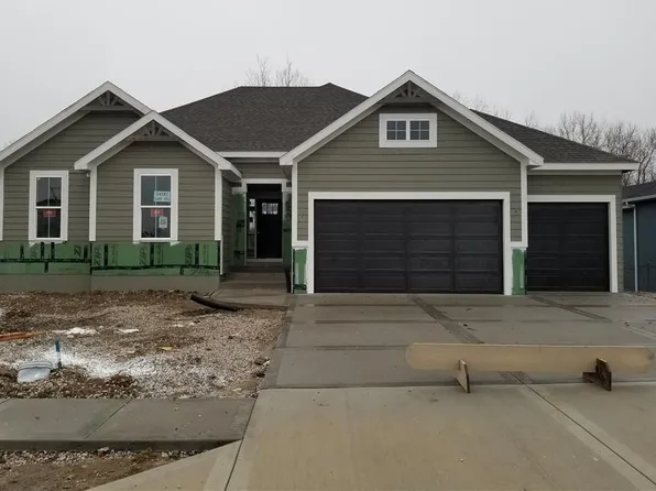 14582 Aurora Ln, Basehor, KS 66007