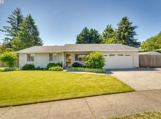 19822 NE Holladay St, Portland, OR 97230