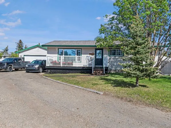 9811 W 95th St, Grande Prairie, AB T8V 1Z3