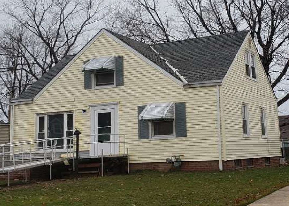 1st image of 28795 Hazel Ave