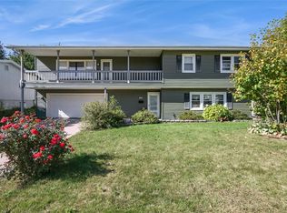 150 Meadowlark Ln NW, Cedar Rapids, IA 52405