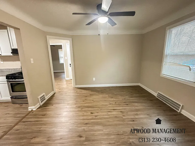 13400 Longview St — Photo 3