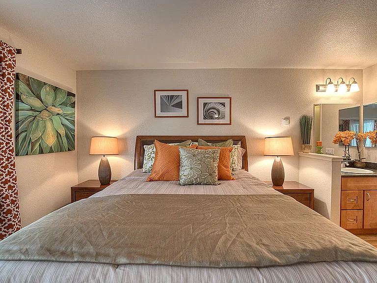 Regency Square Apartments — Photo 10