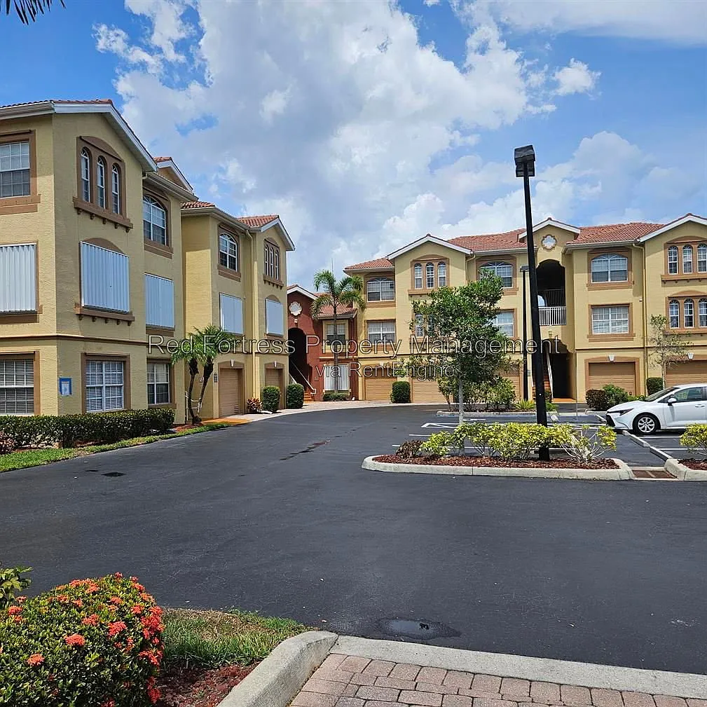 1 bed, 1.0 bath, 623 sqft, $1,179 — Photo 2