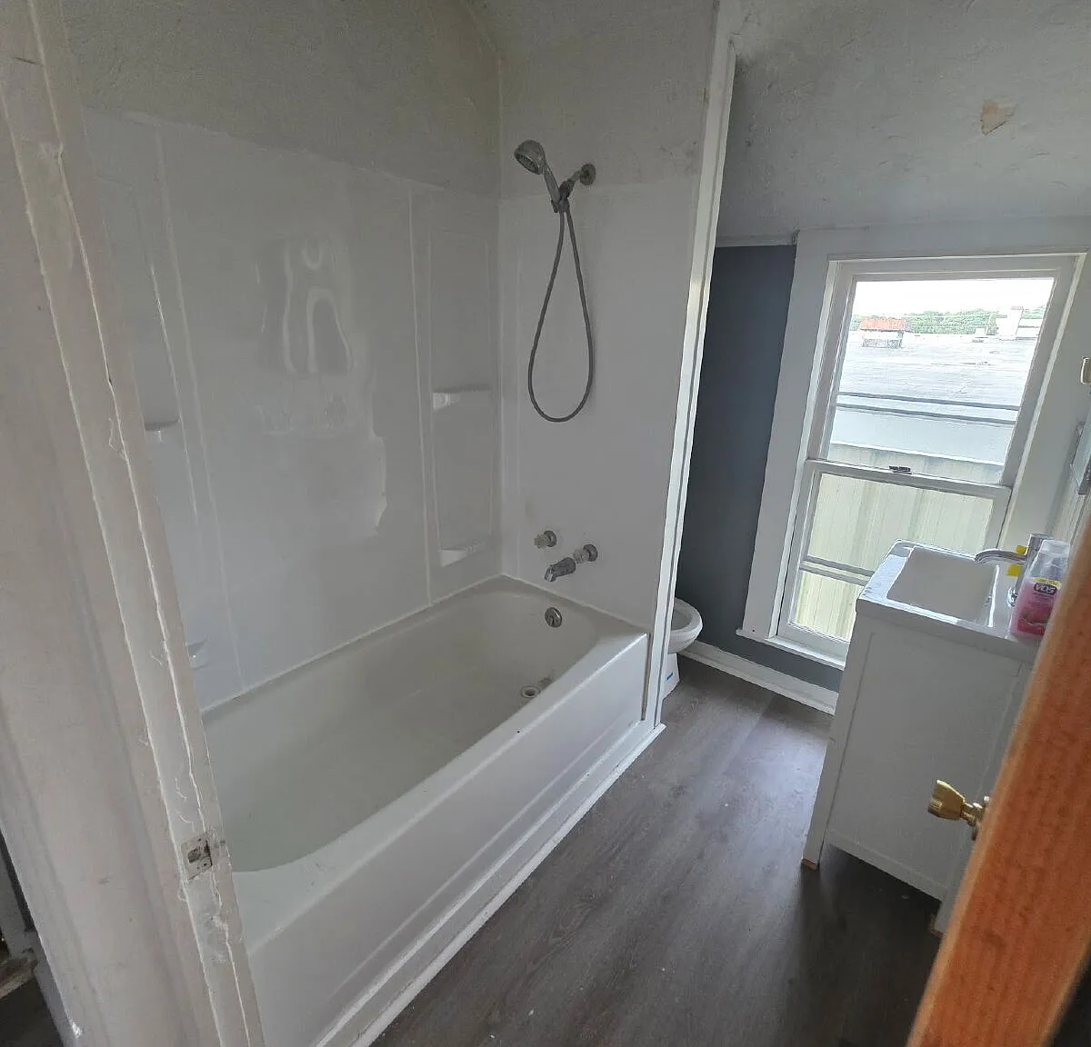 2 bed, 1.0 bath, $1,000 — Photo 1