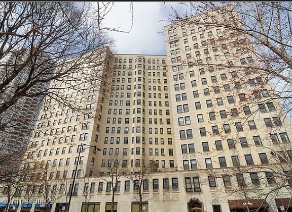 3rd image of 2000 N Lincoln Park W #1405