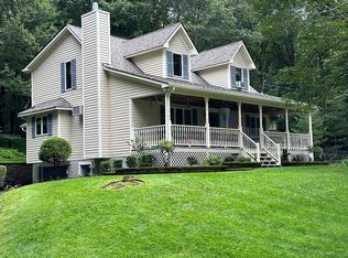 129 Maple Dr, Shohola, PA 18458