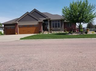 407 Ruth St, Yankton, SD 57078