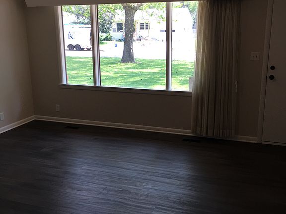 5th image of 904 W 23rd Ave