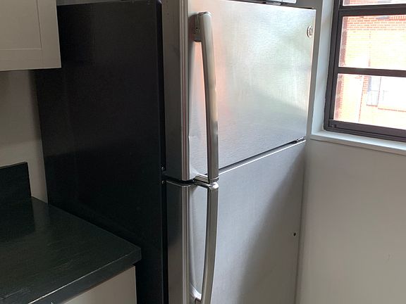 5th image of 3660 Peachtree Rd NE APT F6