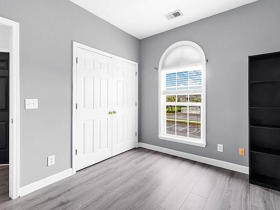 4th image of 105 Ashley Park Dr. #2E
