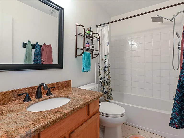 1004 Ruthven St — Photo 18
