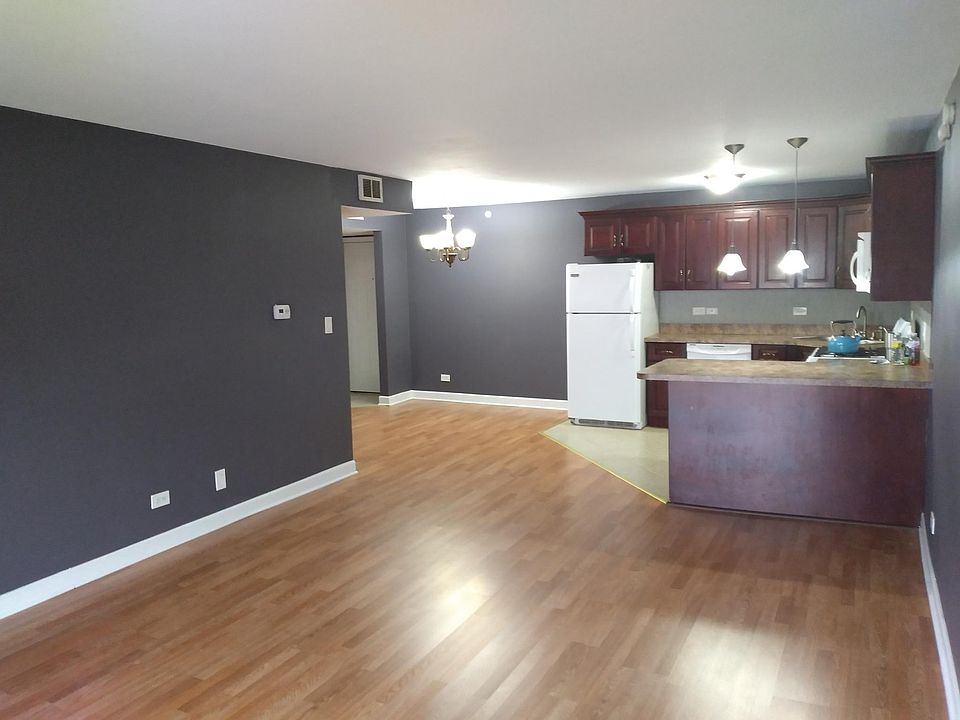 1st image of 16W505 Mockingbird Ln