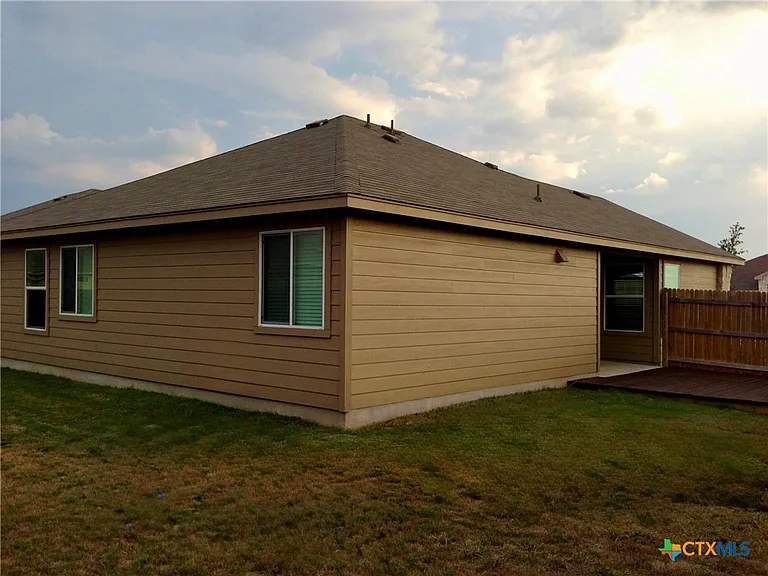 101 Salas Dr — Photo 15