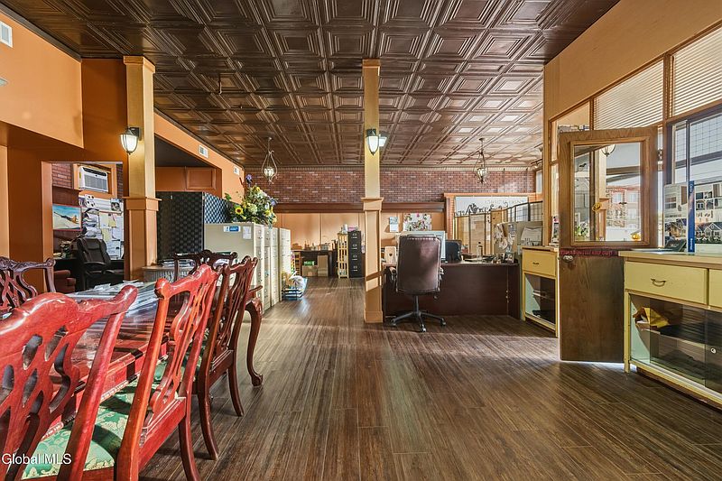 5th image of 62 Lawrence Street