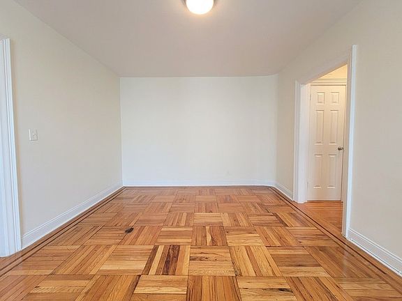4th image of 31-49 29th St #D1