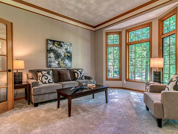 5th image of 606 Ventura Way