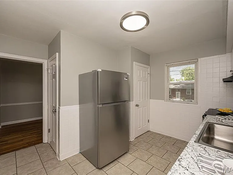 1225 Newark Dr — Photo 6