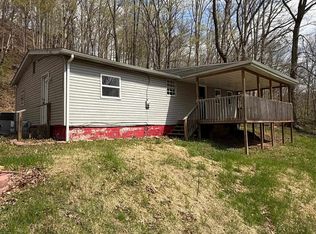 4453 8th Street Rd, Huntington, WV 25701