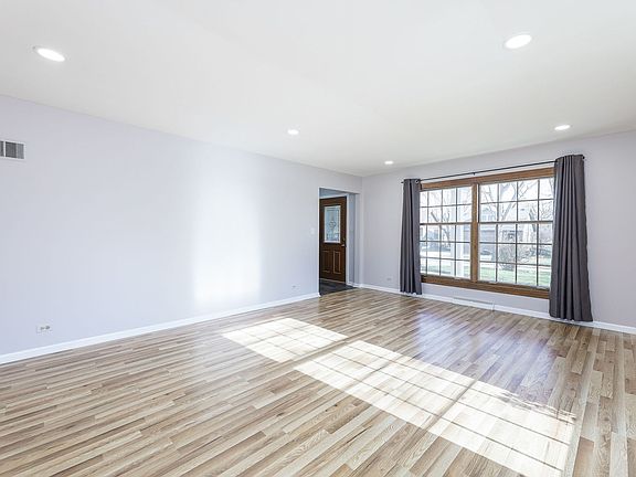 4th image of 3930 Garden Ave