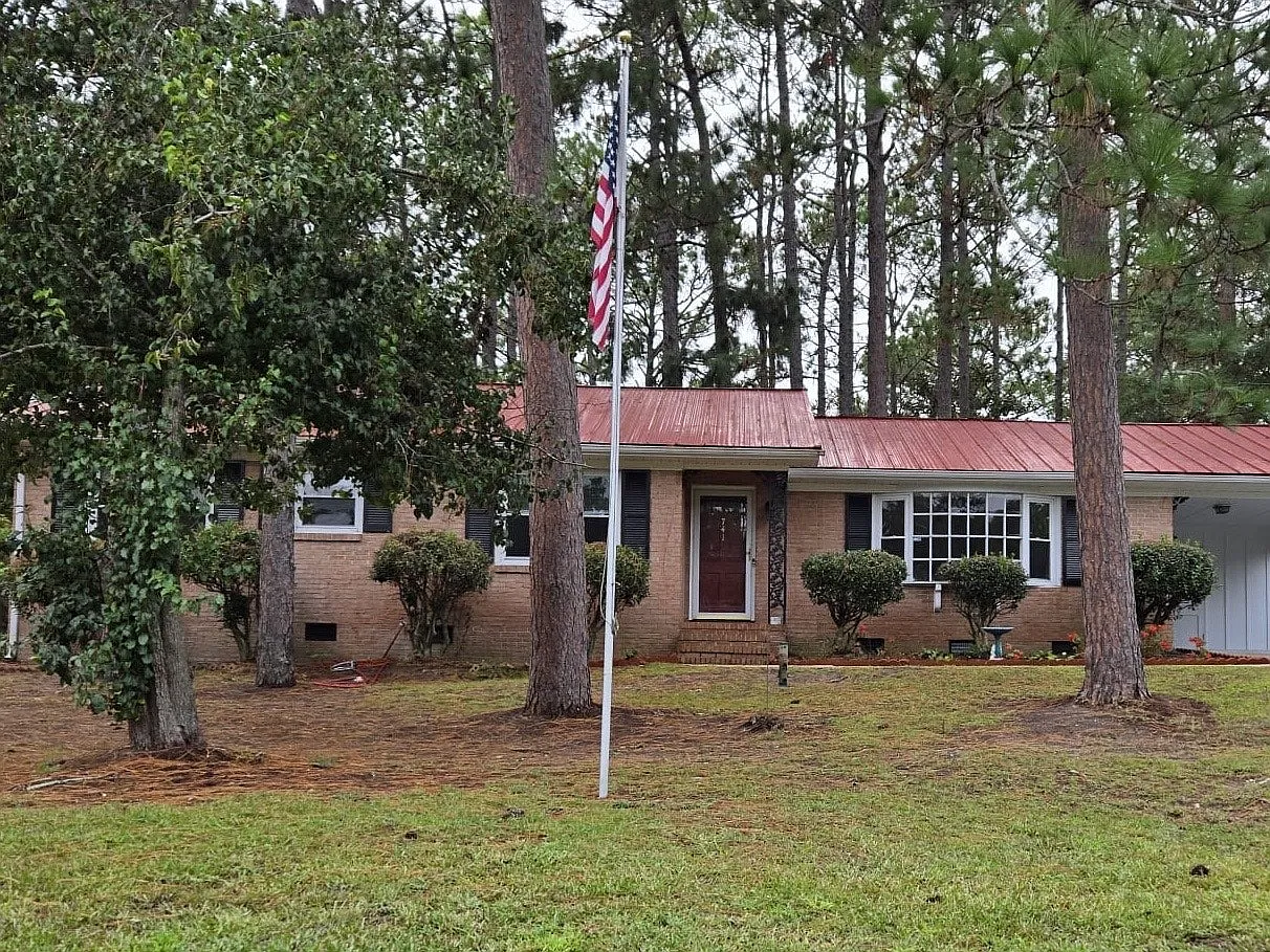 741 Galloway Dr — Photo 1