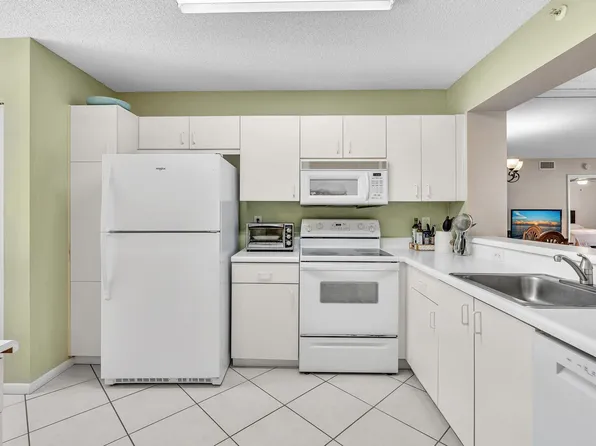 9537 Weldon Circle #I213, Tamarac, FL 33321