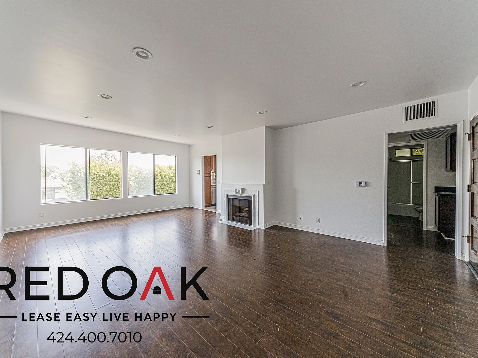 Charming 2-Bed with Parking Available and Central AC ~ In Mar Vista! — Photo 1