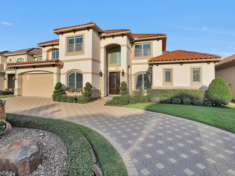 1st image of 1911 Flower Garden Ln