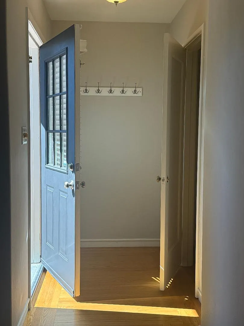908 E Grant Pl — Photo 3