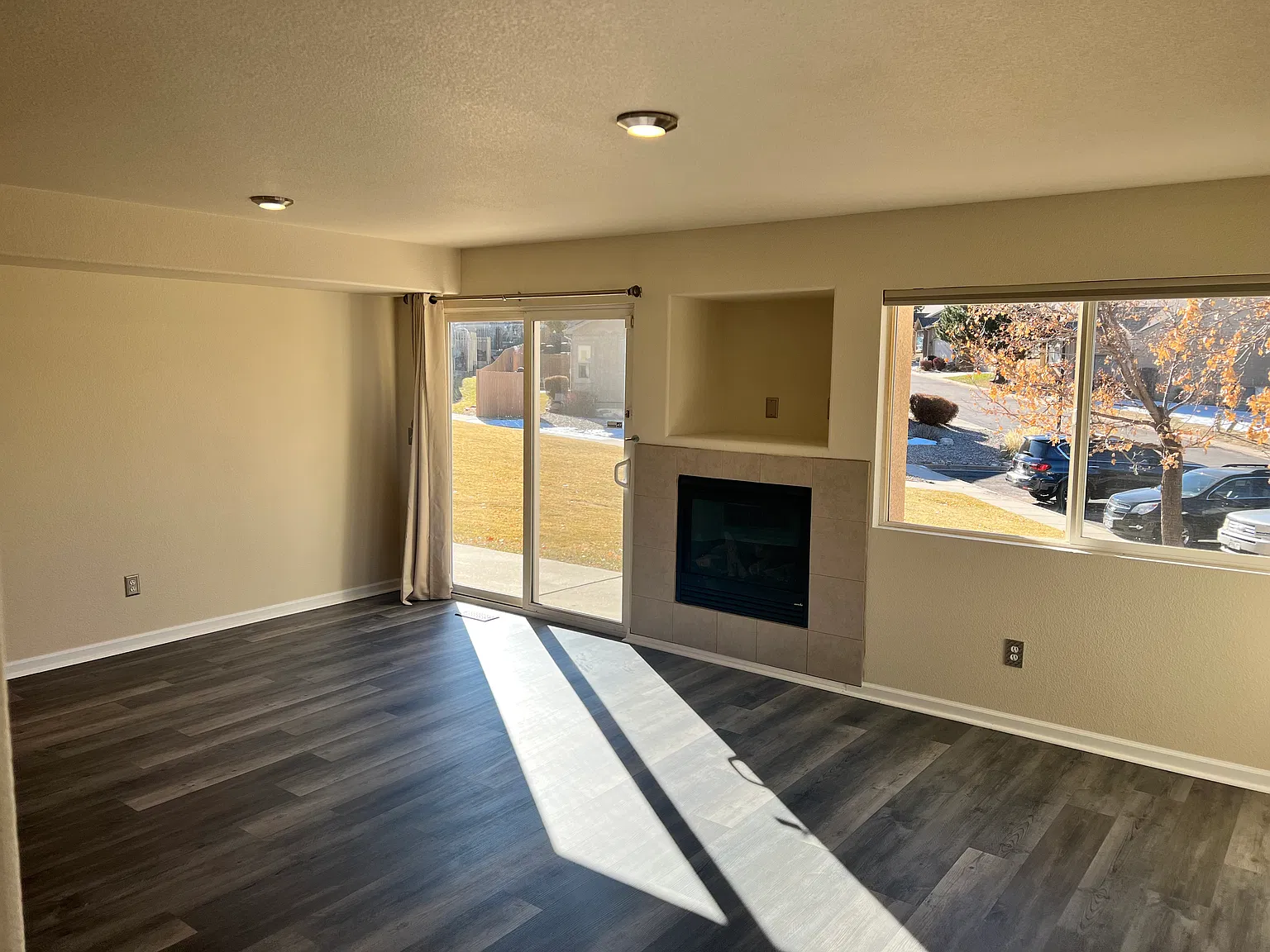 2 bed, 2.5 bath, 1600 sqft, $2,000 — Photo 3