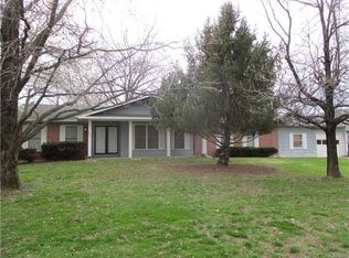 207 Horse Shoe Ln, Elsberry, MO 63343