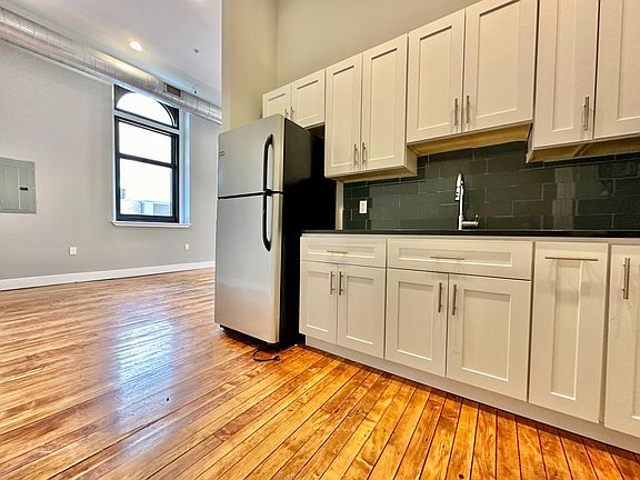 2nd image of 1505 S 17th St #O315