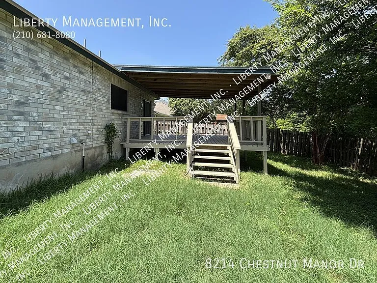 8214 Chestnut Manor Dr — Photo 24