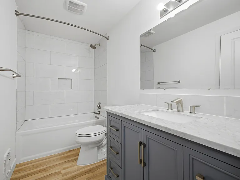 14020 Stone Ave N #B — Photo 12