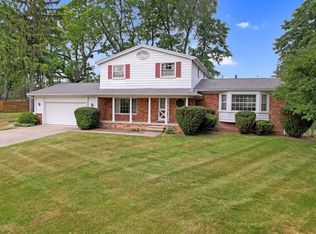 2086 Avoncrest Ct, Rochester Hills, MI 48309