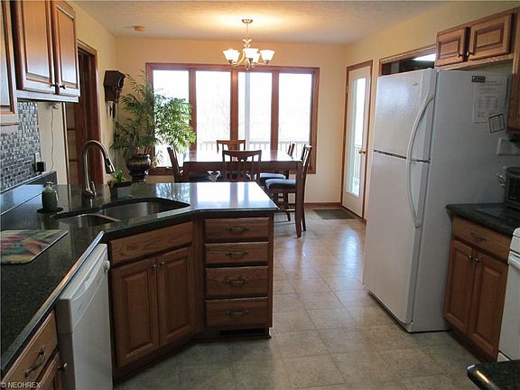 3rd image of 238 Reserve Ave