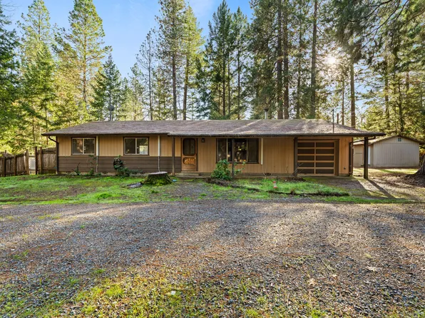 8989 W Evans Creek Rd, Rogue River, OR 97537