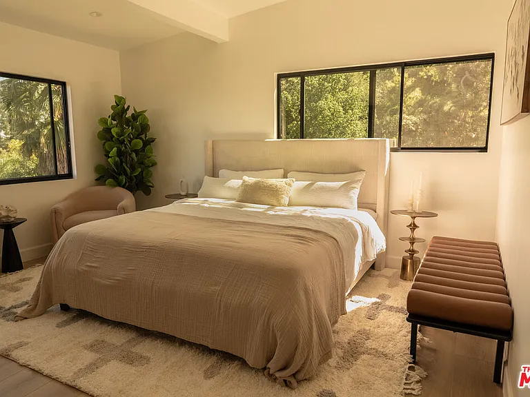 7802 Torreyson Dr — Photo 16