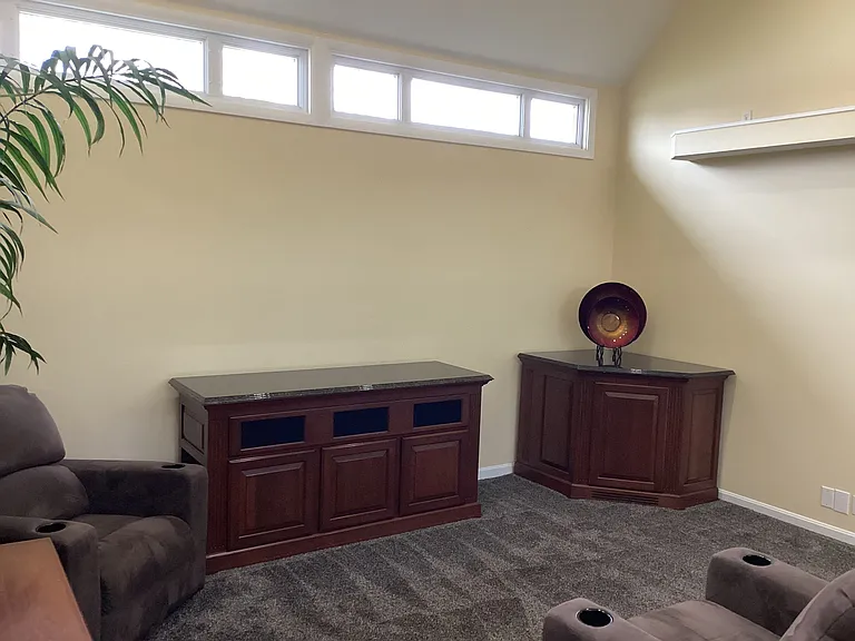 143 Robinhood Dr — Photo 7