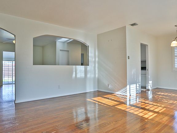 5th image of 5112 Carfax Ave