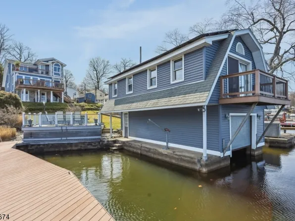 3 Beck Ln, Hopatcong Boro, NJ 07843