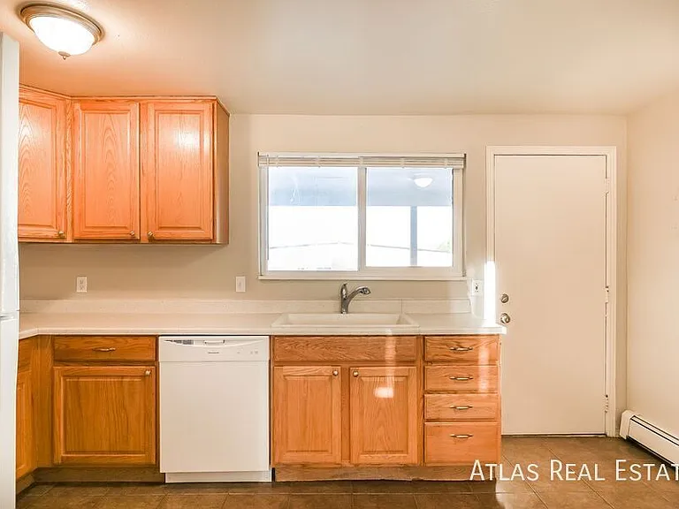 920 Bishop Ct #A — Photo 5