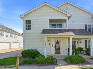 23135 Grist Mill Ct #29C, Olmsted Falls, OH 44138