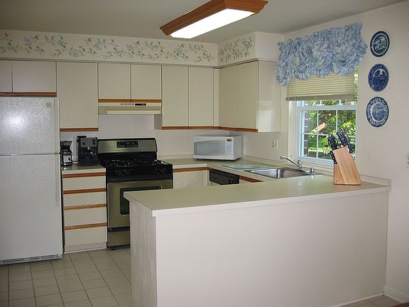 Kitchen with Gas Range